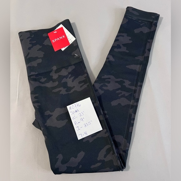 Spanx Look At Me Now Seamless Camo Leggings Women’s Size Medium NWT - Picture 13 of 13